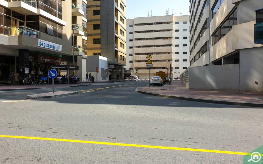 Bur Dubai apartments near BurJuman and Sharaf DG metro stations