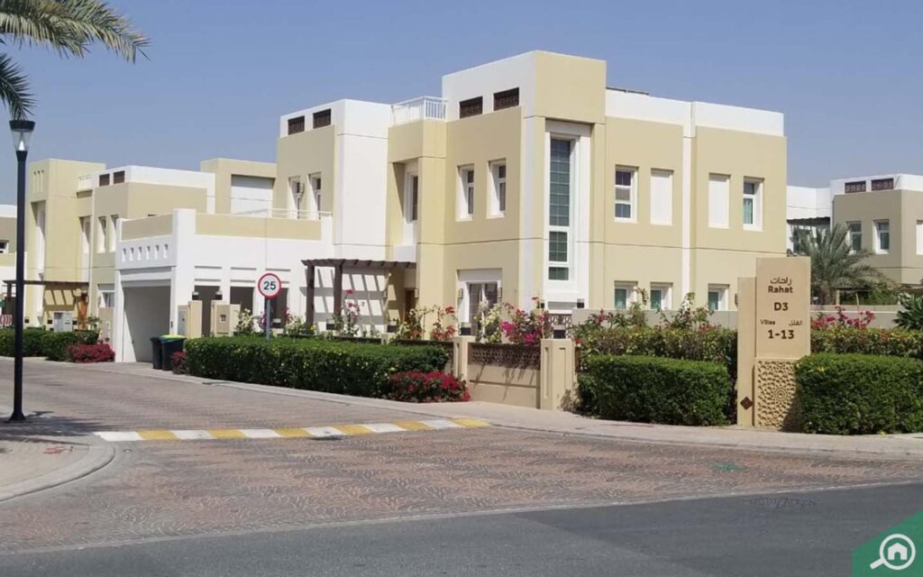 فلل مدن بإطلالات على الحدائق ومسارات المشي