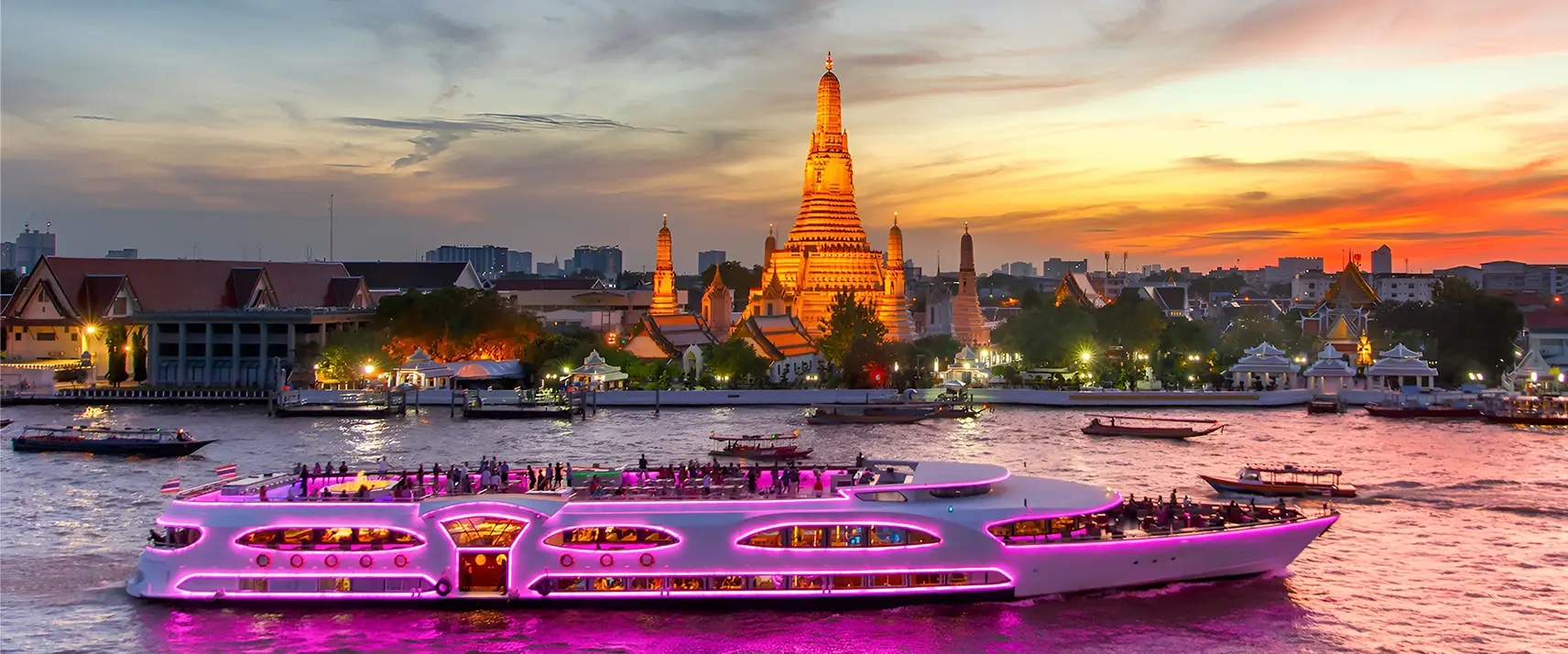 Chao Phraya River Christmas Eve dinner cruise views