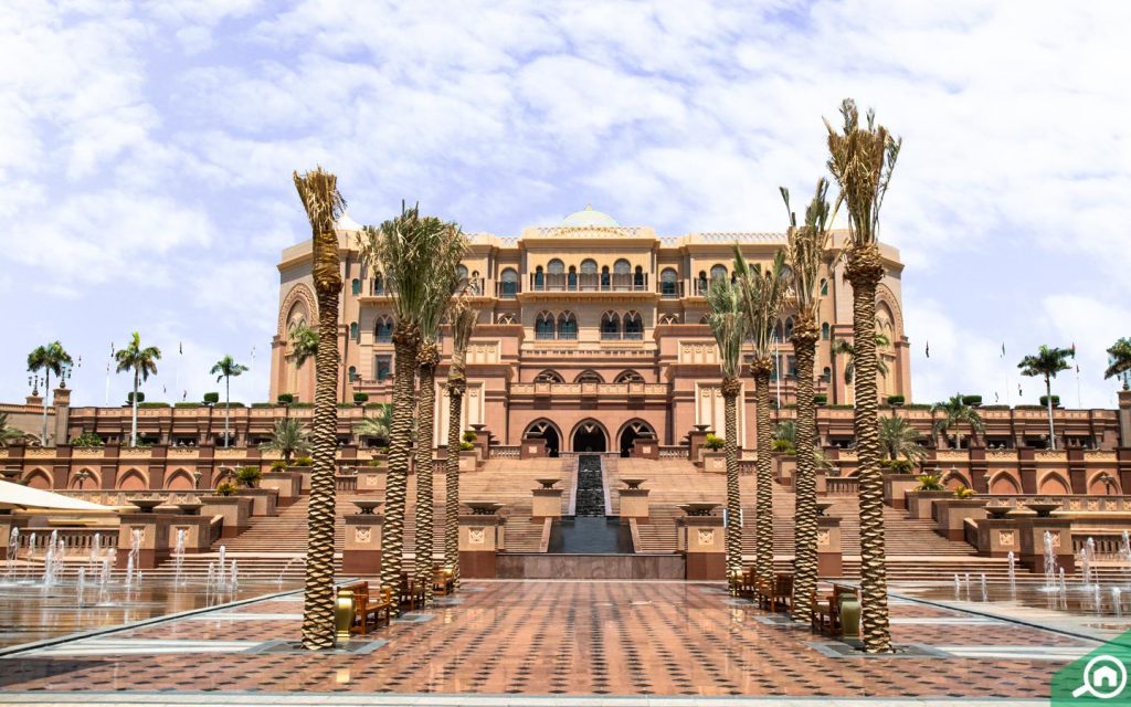 front facade of Emirates Palace Mandarin Oriental Abu Dhabi