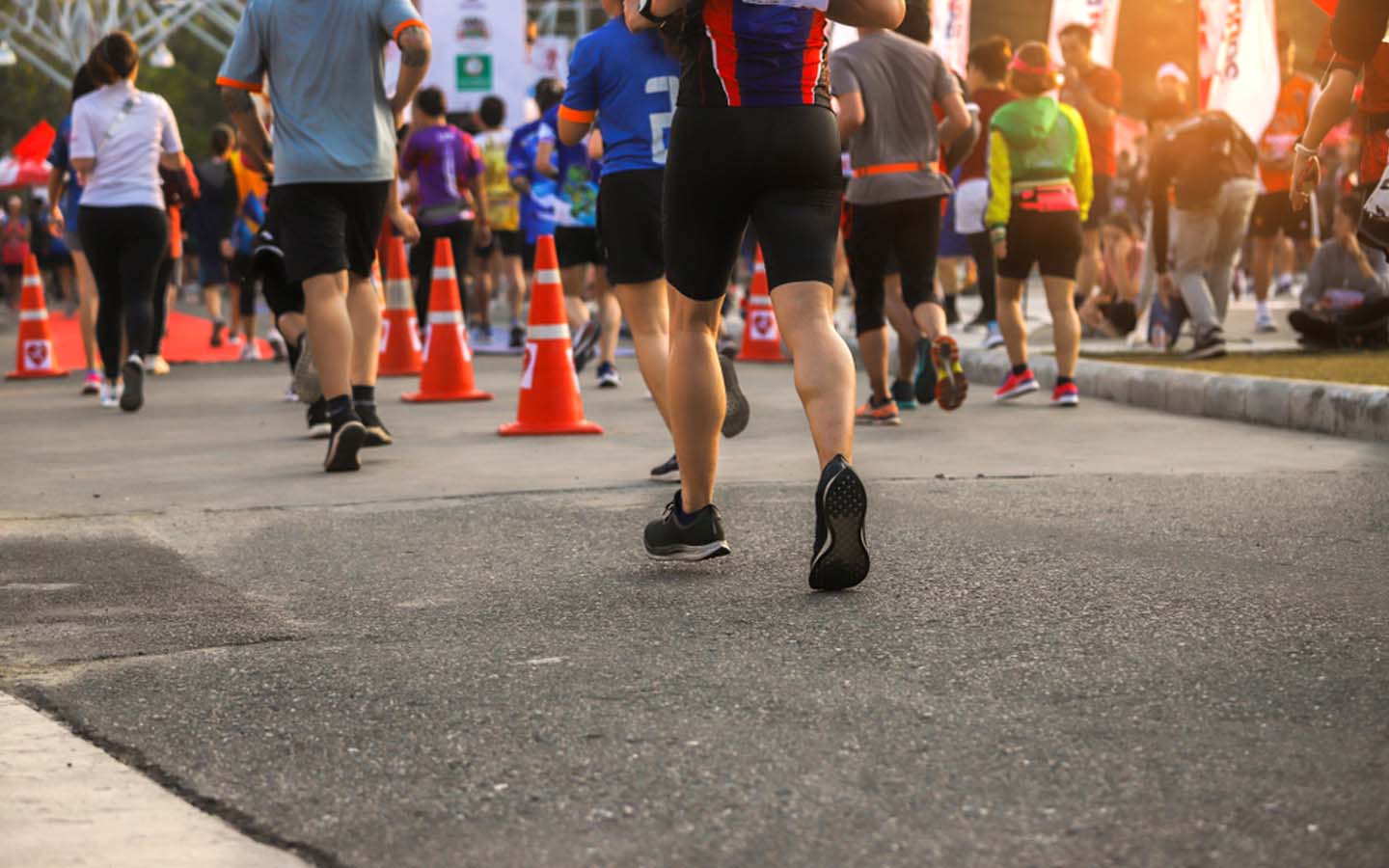 Corporate challenge teams running together at Dubai Marathon