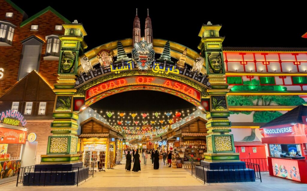 Visitors arriving at Global Village Dubai using RTA buses and the Dubai Metro