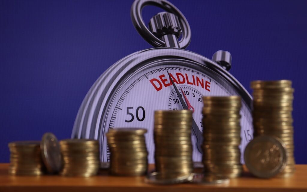 ways to avoid debt in the UAE and practical repayment strategies