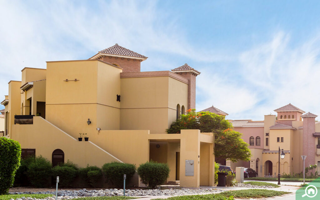 residential streets and villas in Mirdif Dubai