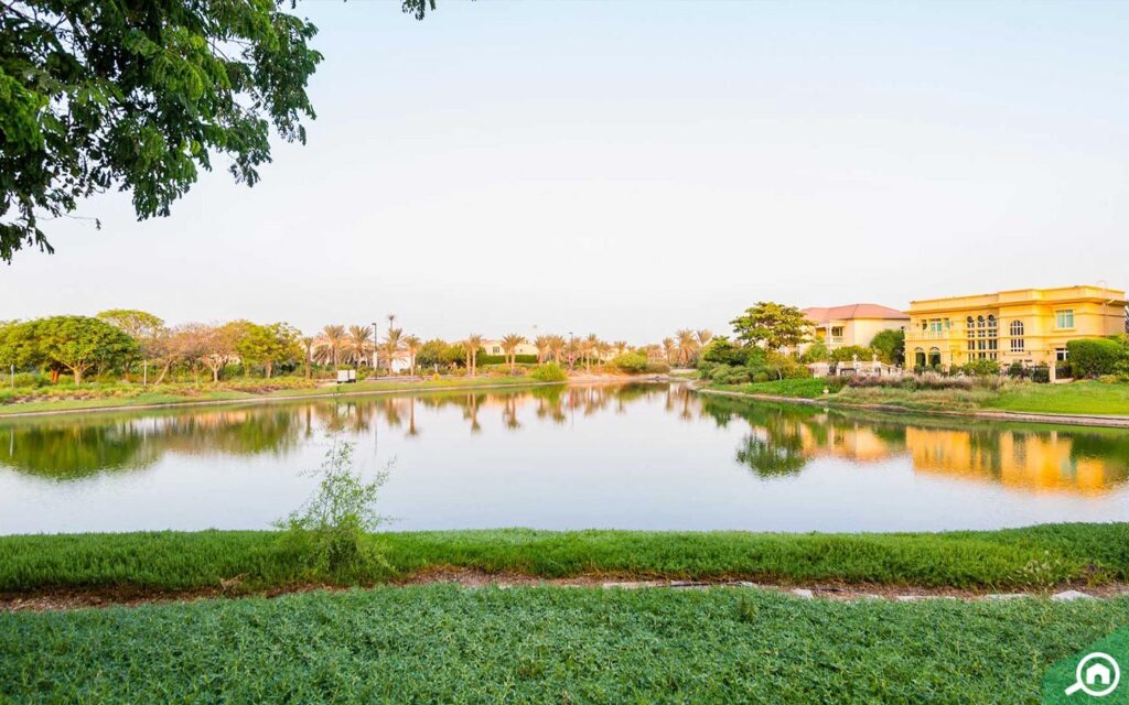 elevated view of Jumeirah Islands lakes and villas in Dubai