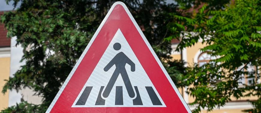 Pedestrian Safety Rules in Dubai: Crosswalk Laws, Fines & Tips