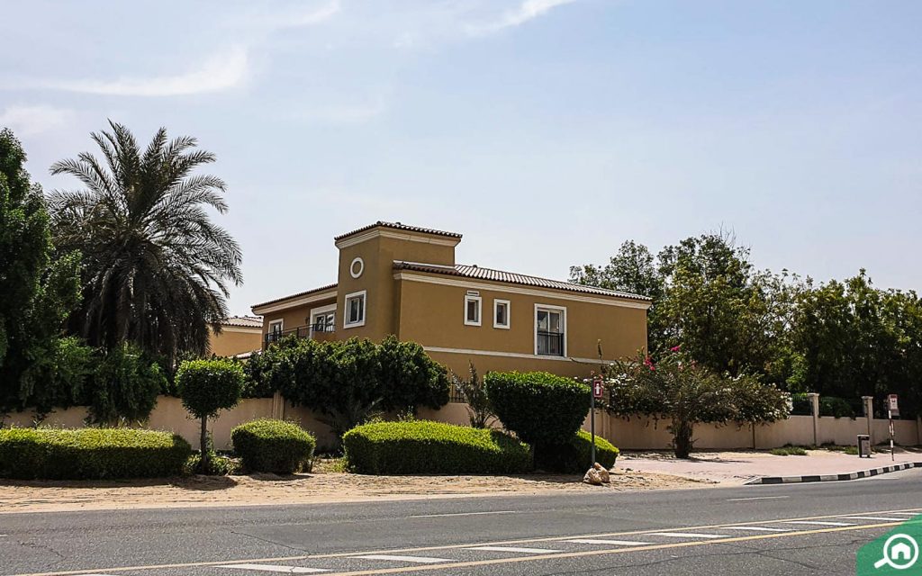 Green Community villas and landscaped streets served by Emicool