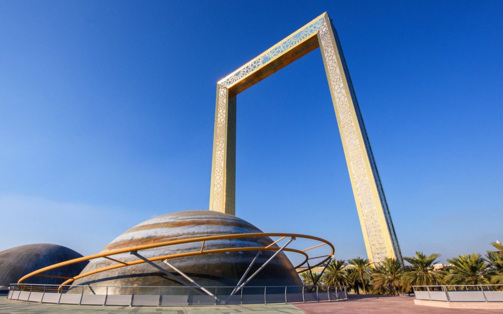 المنصة العلوية لبرواز دبي وإطلالة 360 درجة