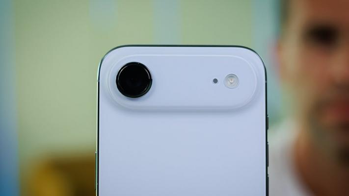 Why Adding a Second Camera Won't Fix iPhone Air Sales